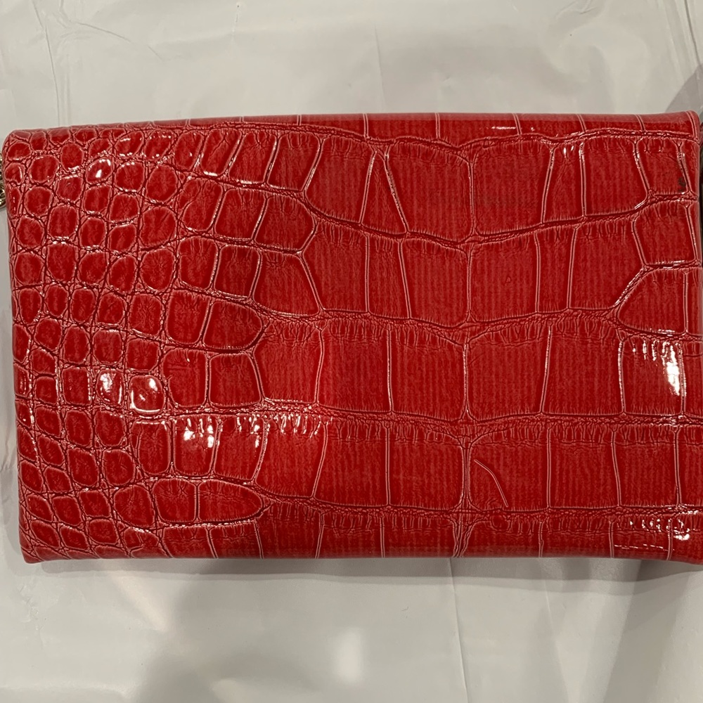 ☀️ CLEARANCE: Guess Lulin wristlet - Picture 7 of 8